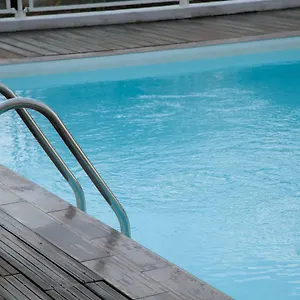 With Swimming Pool 80 Meters Near The Appartement Nice